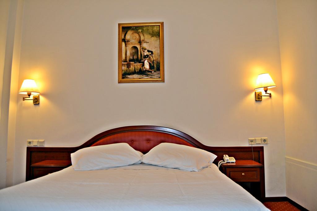 Pythia Art Hotel Delphi Room photo